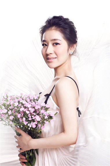 王碧儿拍摄家居广告 私密家居照曝光-王碧儿,拍