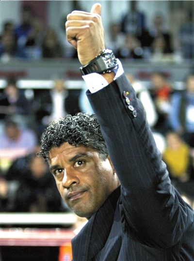 曝万达5千万助国足选名帅 里皮回信10月前不出