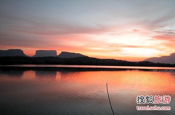 委内瑞拉有多少人口和面积_委内瑞拉和西班牙