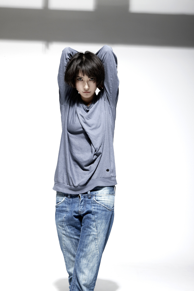 李媛简单干净写真+谈生活:其实我很安静