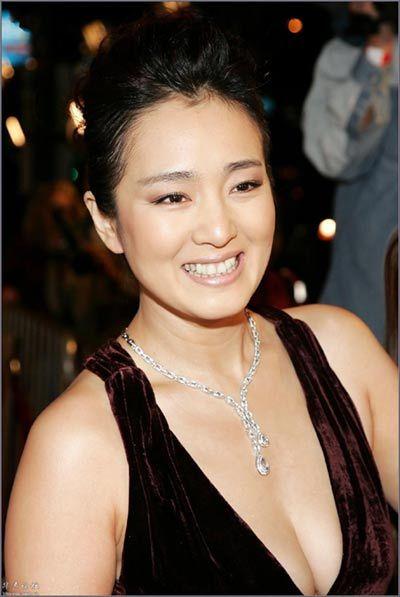 巩俐的<em>性感</em>可是无人不<em>知</em>