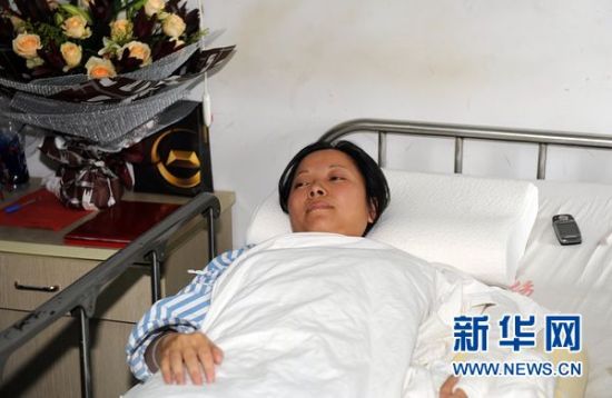 杭州坠楼女童度过危险期 救人者获见义勇为称