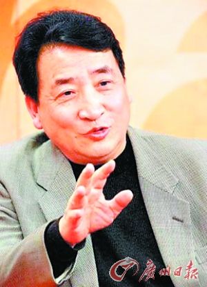 姜昆:未交钱换学位 金庸成龙也曾获相同奖项-学
