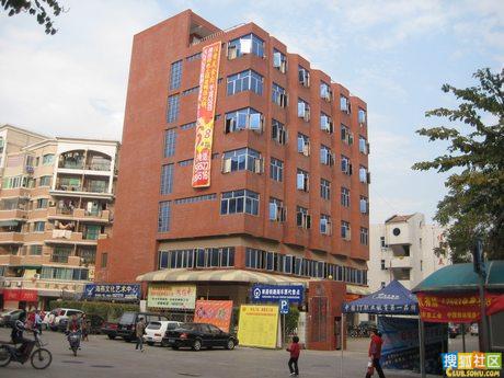 杨钰莹生存现状-赖文峰,远华案,摩的,未婚,一见