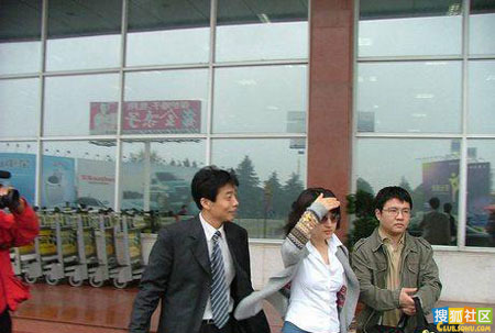 杨钰莹生存现状-赖文峰,远华案,摩的,未婚,一见