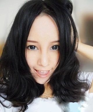 巧用湿纸巾直发变卷发\/组图-化妆棉,湿纸巾,卷