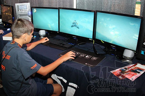 这么<em>玩游戏</em>才给力!玩家晒超酷多屏拼接电脑