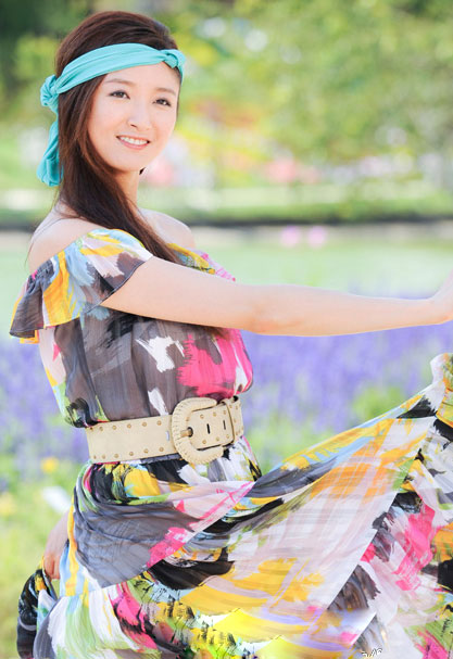 2011港姐出炉朱晨丽折桂 朱希敏许亦妮获亚季