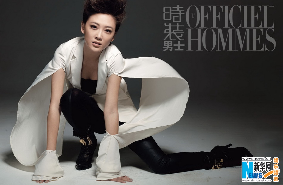 应采儿诠释强势性感 封面大片展无邪纯真-性感