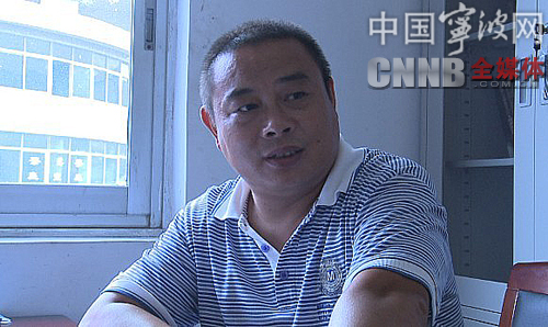 老何人口_老何的鸟笼盖板图片