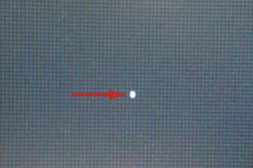 屏幕是否有亮点或