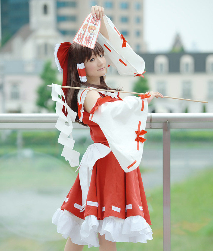 恶灵退散!<em>无</em>节操<em>巫女</em>灵梦cosplay