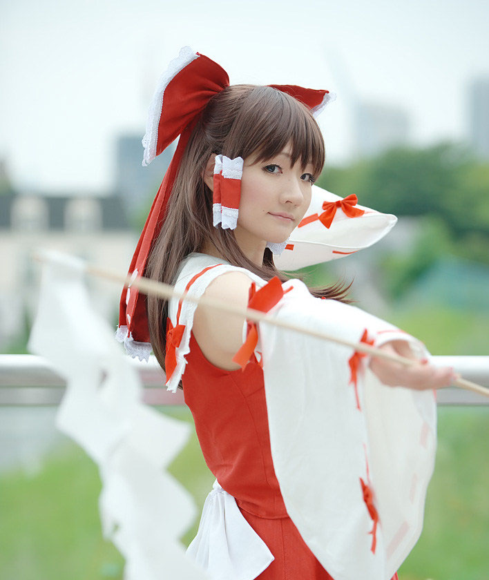 恶灵退散!无<em>节操巫女</em>灵梦Cosplay--中国宁波网