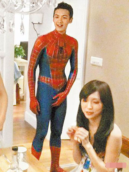 柯震东再曝<em>裸体</em>不雅照 台湾新星清纯形象受重