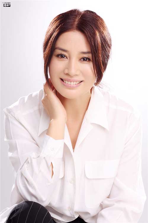 《搞定岳父大人》杭州热拍 李凤绪美艳羡煞西湖