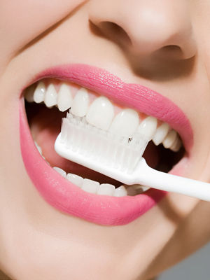 牙齿异变须警惕的五个问题-胃食管反流,变平,牙