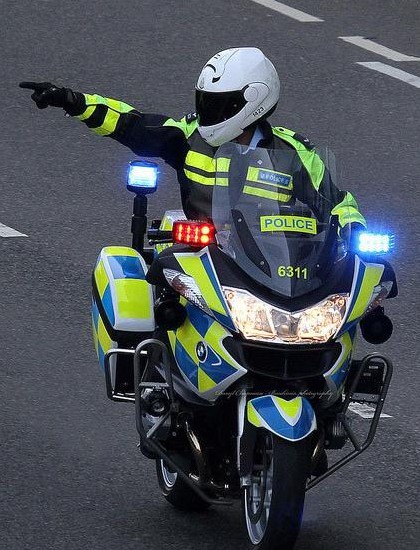 阿sir开宝马摩托帅气执勤爆红网络-CS,阿sir,香