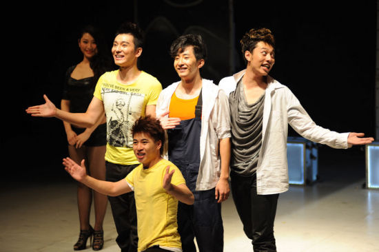 田沁鑫<em>剧场</em>潜伏看《夜店》 <em>深夜</em>调戏130处-潜