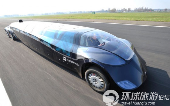 迪拜公交车速度全球最快 像蝙蝠侠座驾-下一页