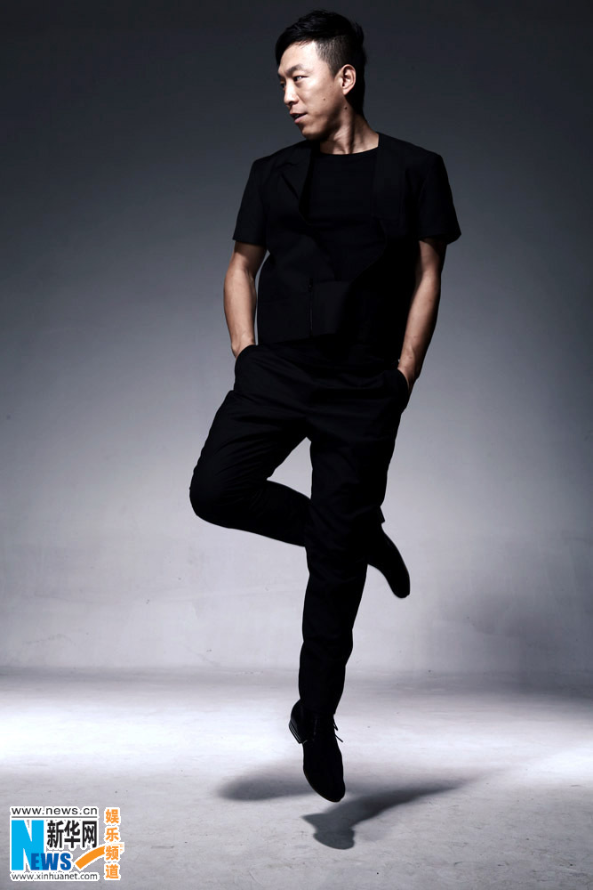 黄渤变身疯狂斗牛士 音乐表情乖趣显童真(图