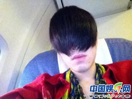 休假报道配图-变性,自拍照,搞怪,微博,<em>长头发</em>,男