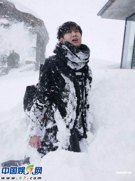 林俊杰雪山险失踪 忆初恋女友心情低落崩溃大