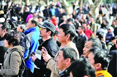 江苏艺考现速成军 考生花高价集训拇指变形-