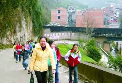 孙连芳支教背后的感人故事