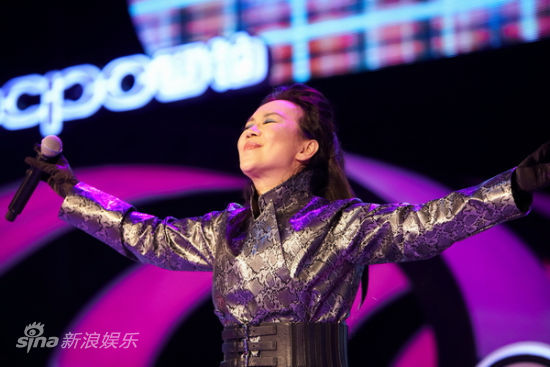 苏芮《年代秀》唱哭孙浩 陈翔向娄艺潇告白-