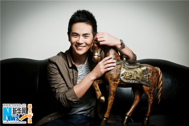 张晓龙发冬日温暖大片 诠释最帅礼仪指导-甄嬛