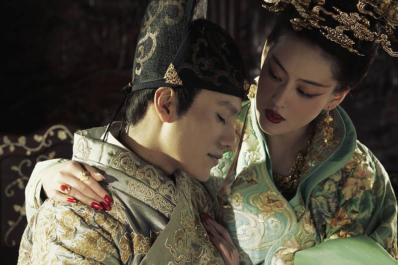 张馨予陈坤床榻暧昧 《龙门飞甲》票房激涨-张