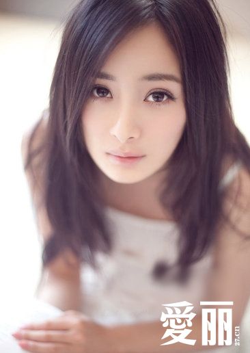 <em>杨幂</em>最新卷发<em>发型图片</em>-<em>杨幂</em>,卷发<em>发型</em>,女人味,