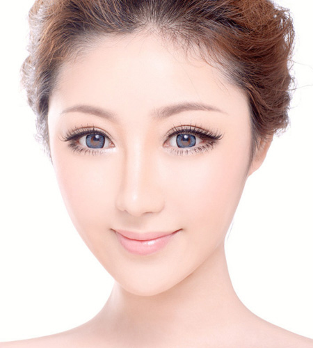 发型及化妆最合自己,相信没有人比自己更清楚