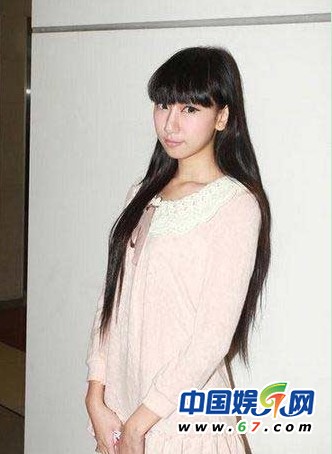 柳岩刘雨欣2011抛胸漏乳耍狠上位的女星