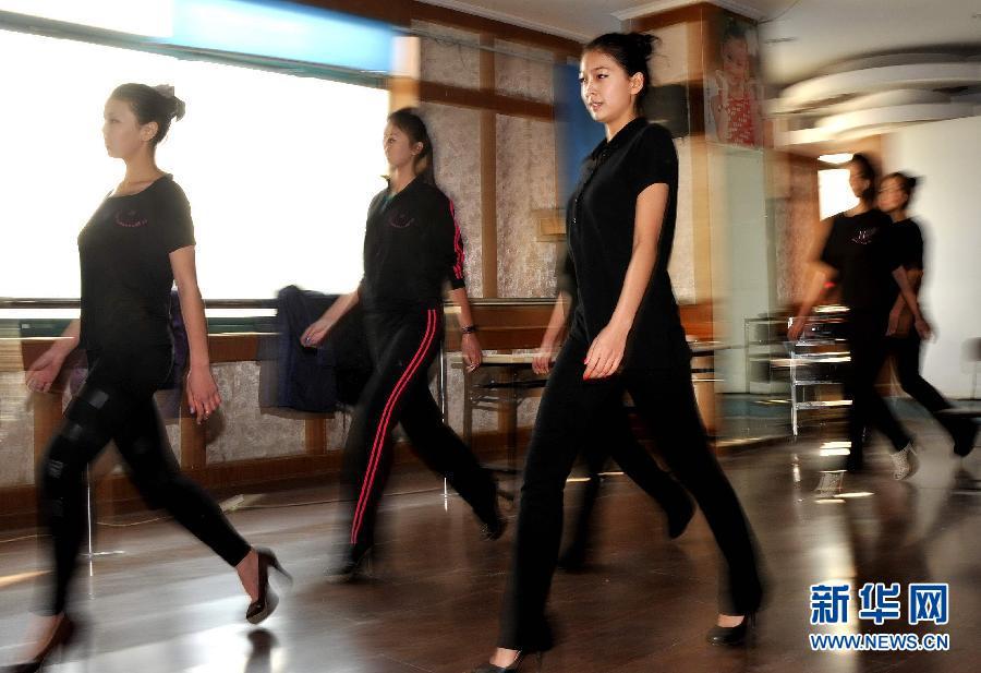 2012年艺考众生相 素颜代替浓妆艳抹-艺考生,