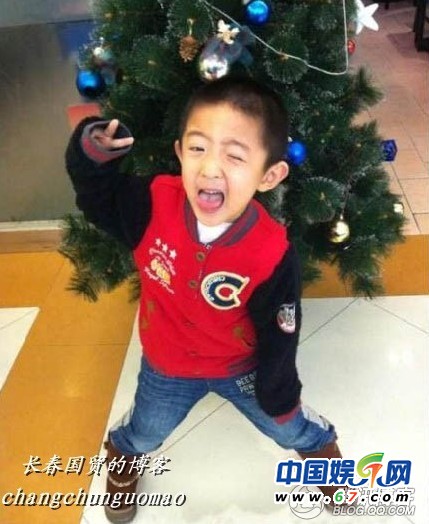 于谦六岁儿子于思洋可爱搞怪 搞笑全家福曝光