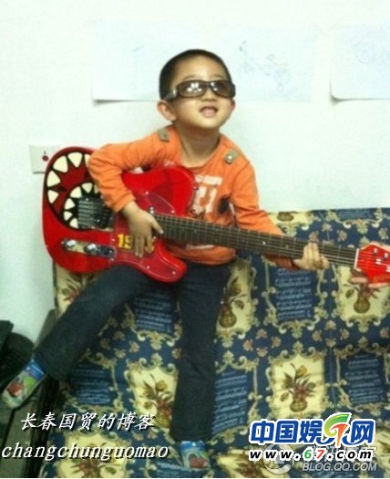 于谦六岁儿子于思洋可爱搞怪 搞笑全家福曝光