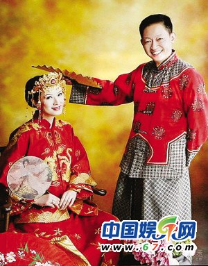 王志文妻子陈坚红背景:上海名模 年收过千万-陈