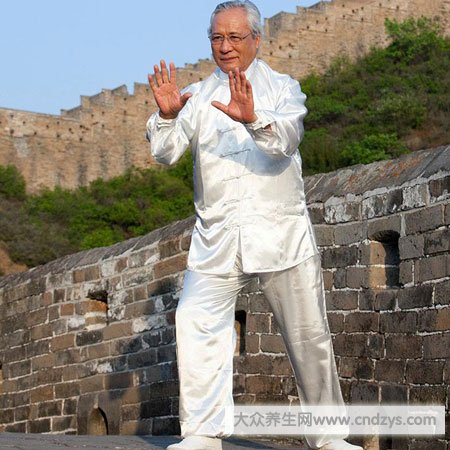 老年人便秘 小症也可引大疾(图)-老年人便秘,溃