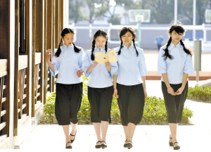 宁波二中学生穿民国校服为百年校庆拍宣传片-