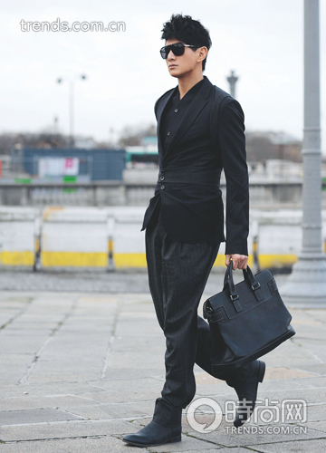 明星街拍 精致细节打造干练-及膝靴,拼色,明星