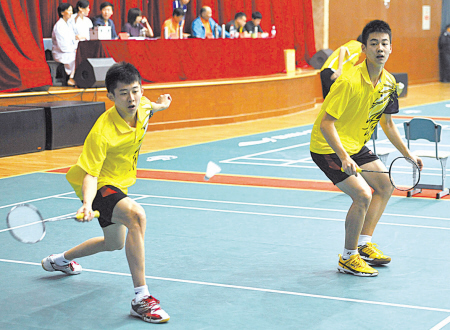 全国青少年羽毛球赛在宁波举行 18支代表队参