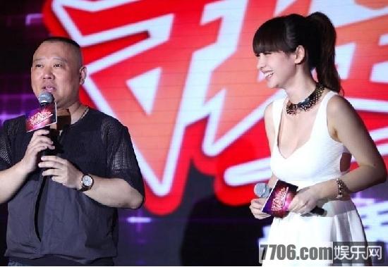 郭德纲调侃柳岩主持节目像洗澡 少得不能再少