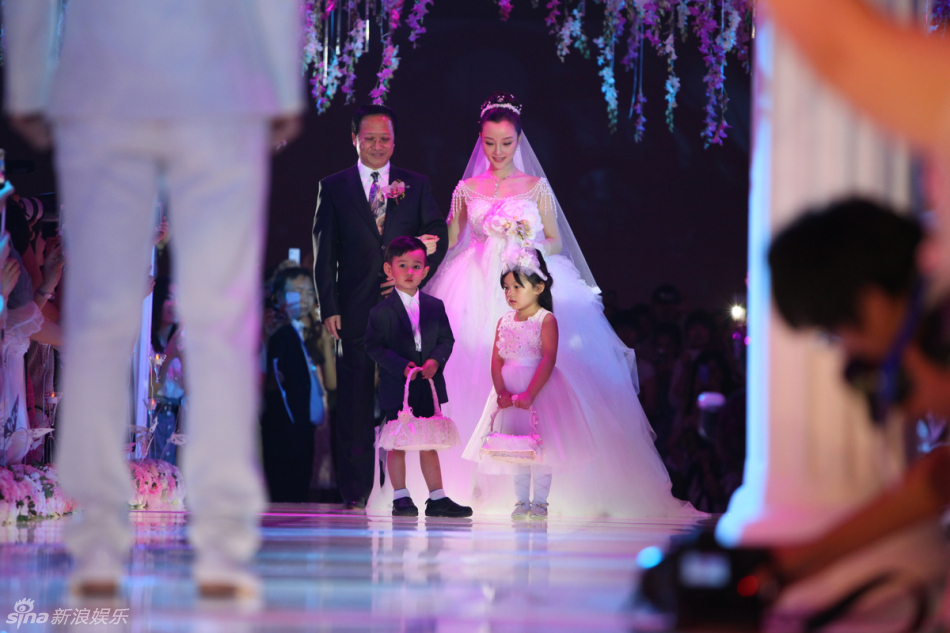 贾乃亮李小璐唯美婚礼现场直击(组图)