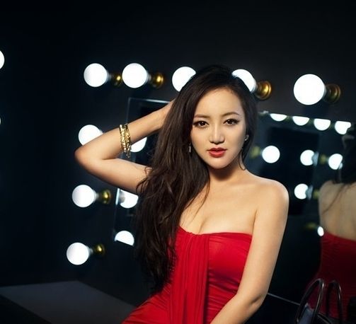 <em>戴</em>还是<em>不戴</em>?长期<em>戴胸罩</em>可能致乳腺癌