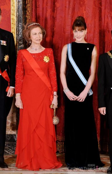 历年来法国第一夫人时尚造型(图)-吕尼,卡拉-布