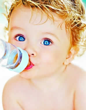 宝宝喝水多,小心水中毒(图)-水中毒,喝水,婴幼