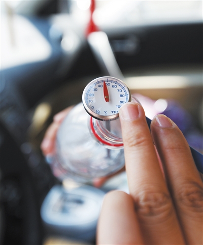 装水烈日下不会析出致癌物-瓶装水,高温储存,车