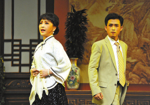青春版沪剧《叛逆的女性》昨上演 上座率达七成