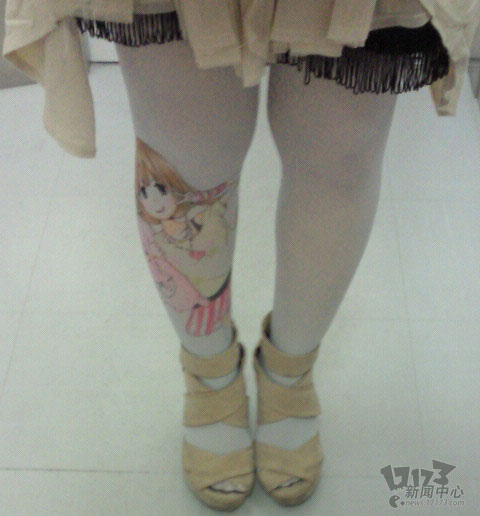好萌好有爱!日本动漫宅女自制二次元长袜_宁波